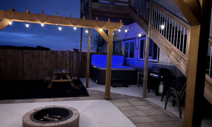 Hamilton Apartamento | The Bourbon Barrel !NEW patio & firepit area!