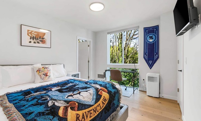 East Queen Anne Apartamento | The Boy Who Lived, Harry Potter's Sweet Suite