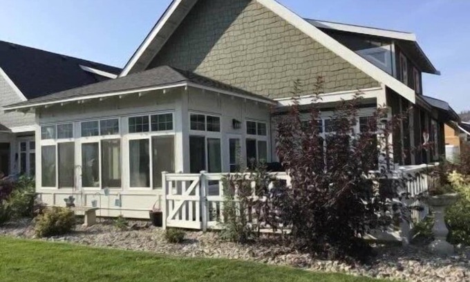 Okanagan-Similkameen Cabaña | The Bread Breakers Cottage #67