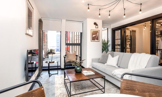 Old Town Apartamento | The Brewers Rooms Contemporary Aparthotel