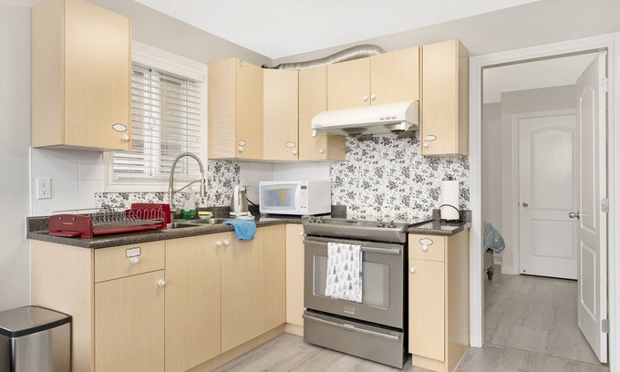 Hastings Casa | The Bright and Cozy Suite in Nice City - Vancouver!!!