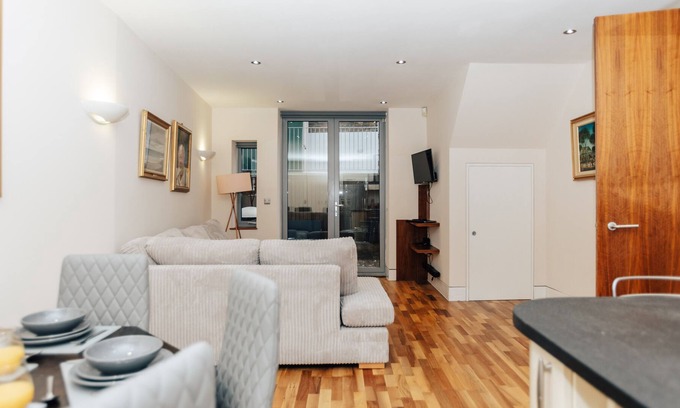 Crouch End Casa | The Broadway - Crouch End