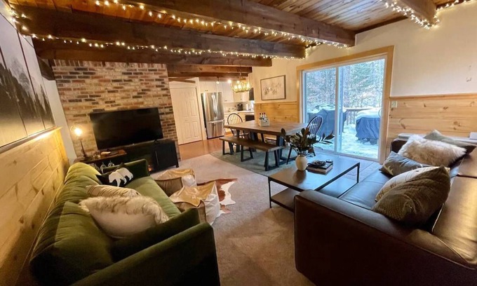 Bartlett Casa | The Bubbly Bear - Attitash, N Conway, Relaxed Luxe