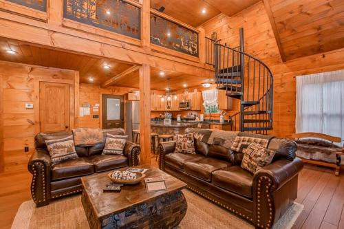 Chalet Village North Casa | The Buckhorn by Stony Brook Cabins