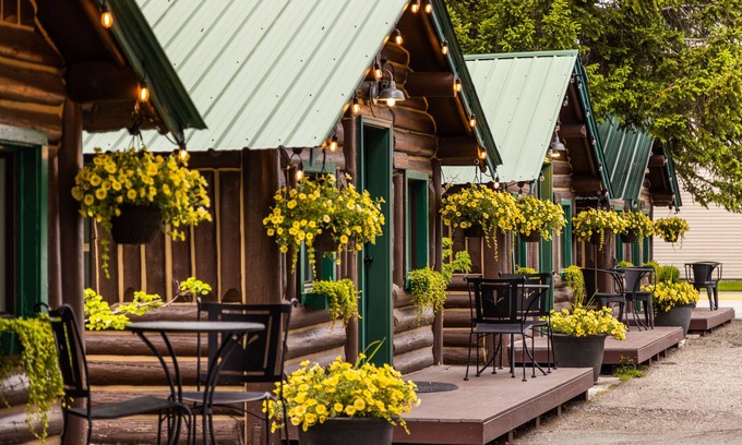 West Yellowstone Hotel | The Bucking Moose