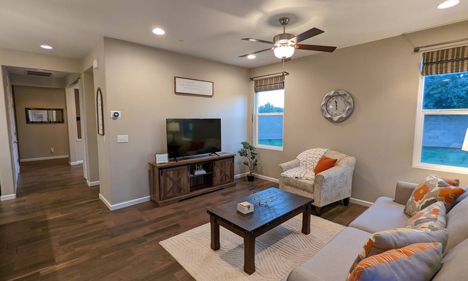 Raisin Casa | The Buckingham in Clovis, cozy home in beautiful newer neighborhood.