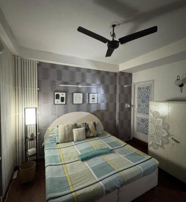 Malviya Nagar Casa | The Budget Room- With Washroom & Kitchenette