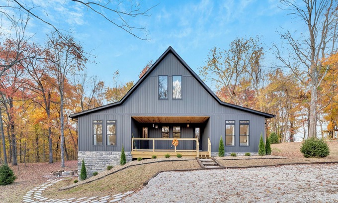 Logan Cabina | The Buffalo at Whiskey Ridge Cabins; Luxury in the woods