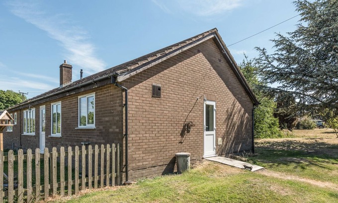 Farlow Cabaña | El bungalow, acepte mascotas en Cleobury Mortimer, Ref 23186