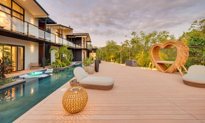 Playa Flamingo Casa | The Bungalows Flamingo – 10 Unit Boutique Hotel