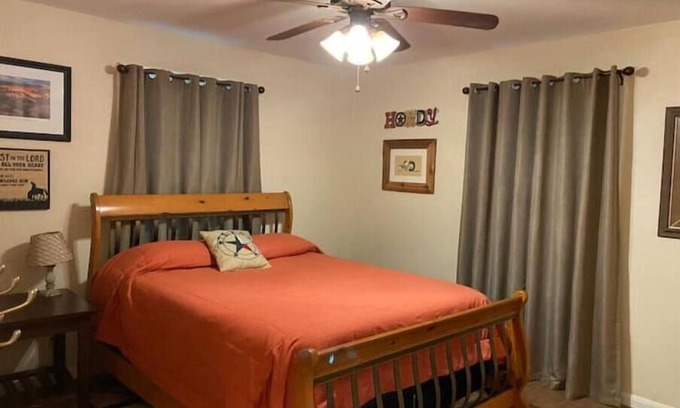 Greenville Apartamento | The Bunkhouse- 2 bedroom guest suite