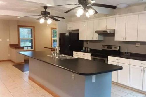 Genoa Casa | The Bunkhouse - 3 BR, 2 BA Deluxe Cabin