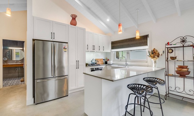Wamberal Cabaña | The Bunkie, close to beach and local shops.