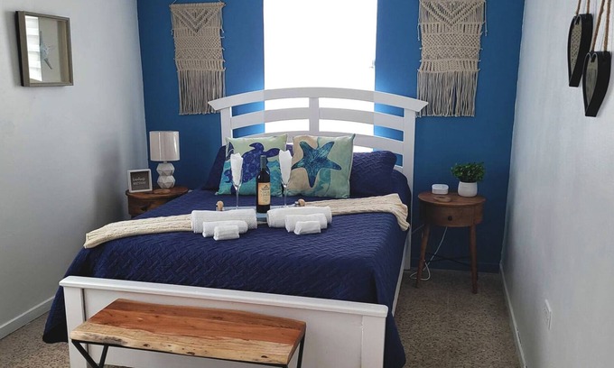 Levittown Casa | The Booy House / La Casa de la Boya