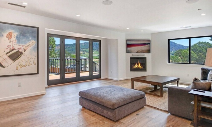 Sonoma Casa | The Burndale Barn Wine Country Vacation Home