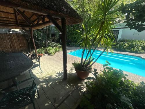 Komani Cabina | The Burrough Guest Lodge