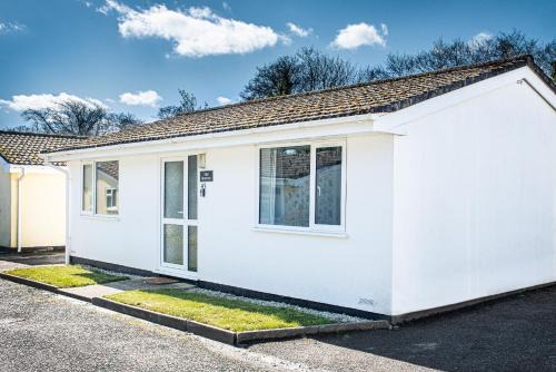 Liskeard Casa | The Burrow