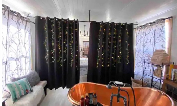 Seneca Casa | The Burrow Tiny Luxury