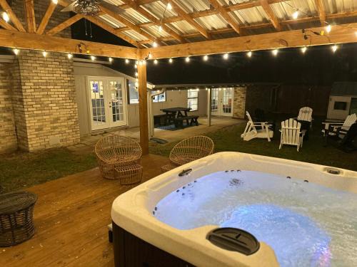 Grand Prairie Casa | The Butterfly Haven Retreat