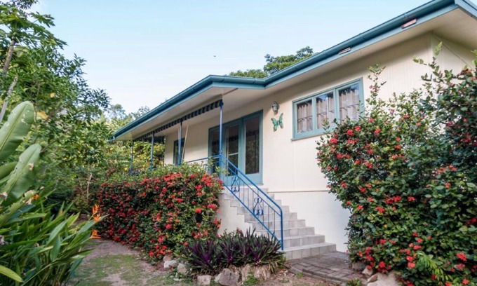Horseshoe Bay Casa | La casa de las mariposas es una romántica perfecta.