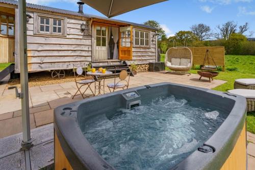 Bronllys Casa | The Butterfly Hut