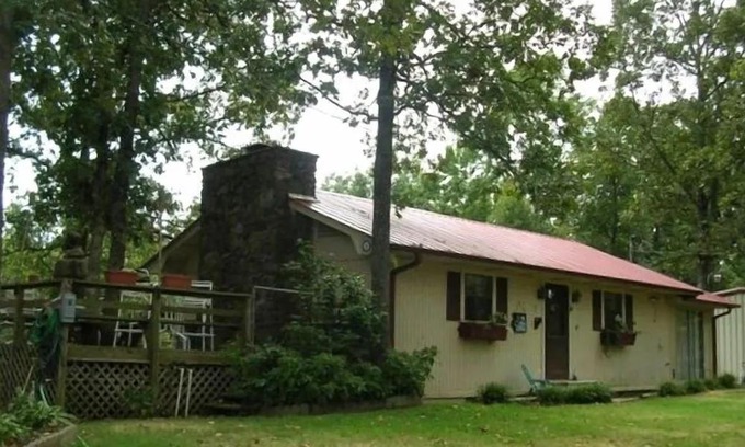 Scranton Cabina | The 'Byrd's Nest' Dublin Bay Lake Dardanelle