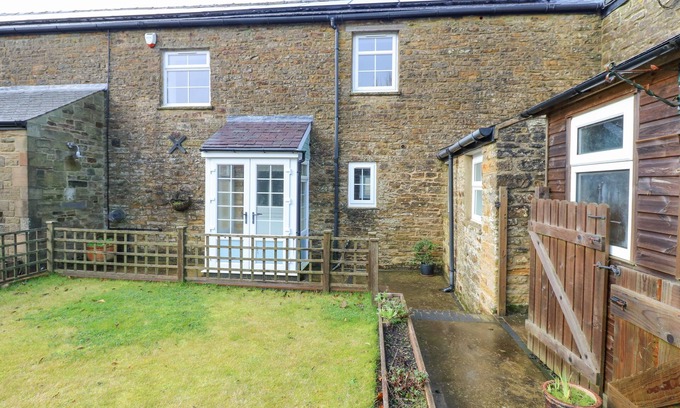 Eastgate Cabaña | THE BYRE, family friendly, with a garden in Allendale