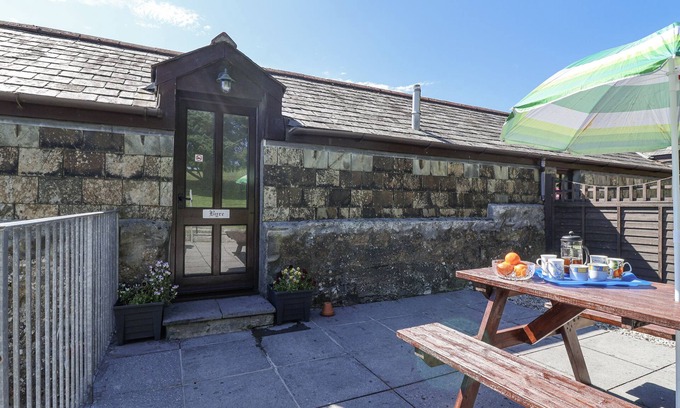 Commonmoor Casa | THE BYRE, pet friendly, character holiday cottage in St Cleer