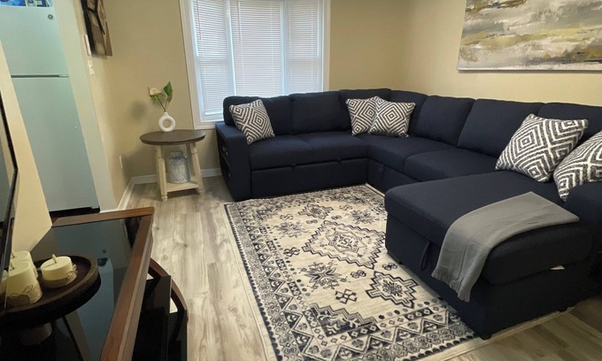 Milwaukee Casa | The C&C Comfort and Convenience