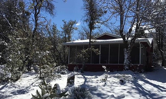Lake Hughes Cabina | The Cabin at Hidden Acres