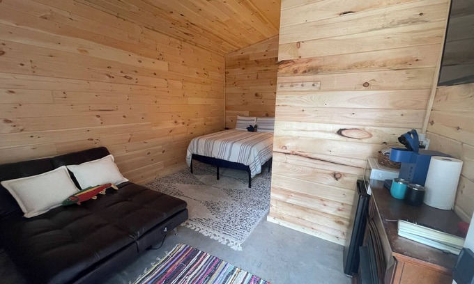 Sodus Point Apartamento | The Cabin at the lodge
