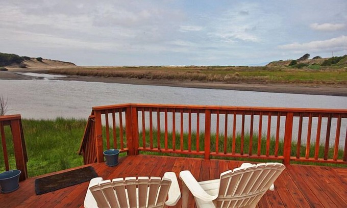 Salmon Creek Casa | The Cabin - Cozy Salmon Creek beach cottage, big deck, great views.