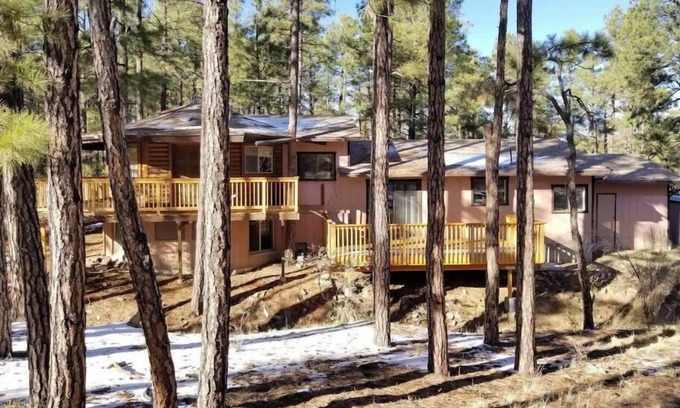 Prescott Cabina | The Cabin in the Pines