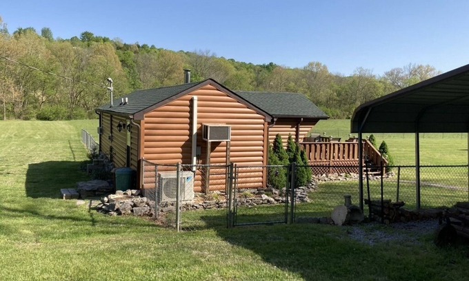 Chestnut Mound Cabina | The Cabin @ Potter's Grove