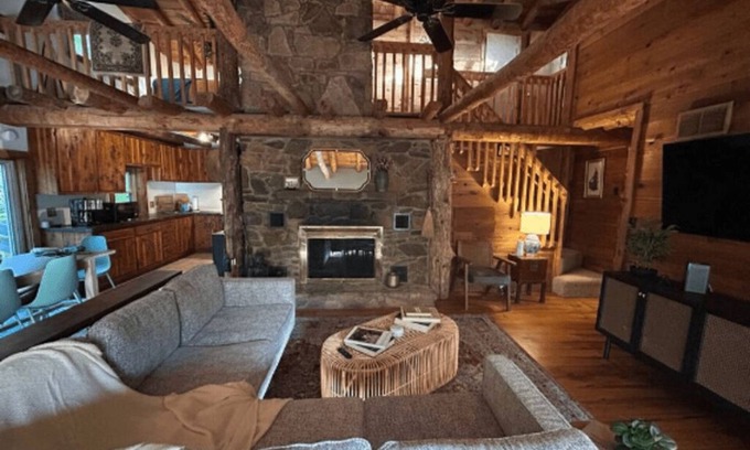 Maple Mount Casa | The Cabin