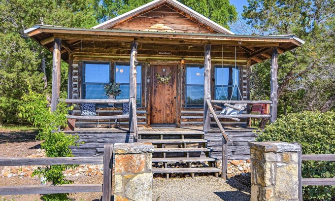Georgetown Cabina | The Cabins at Angel Springs - Songbird
