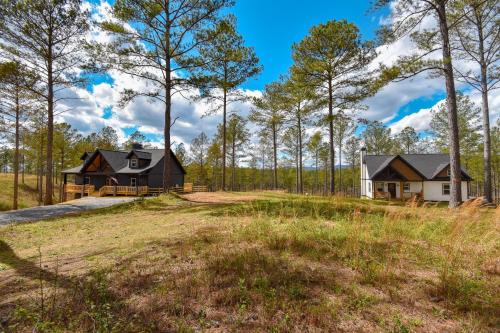 Ellijay Casa | The Cabins at Mountain Peak Retreat with Game Rooms