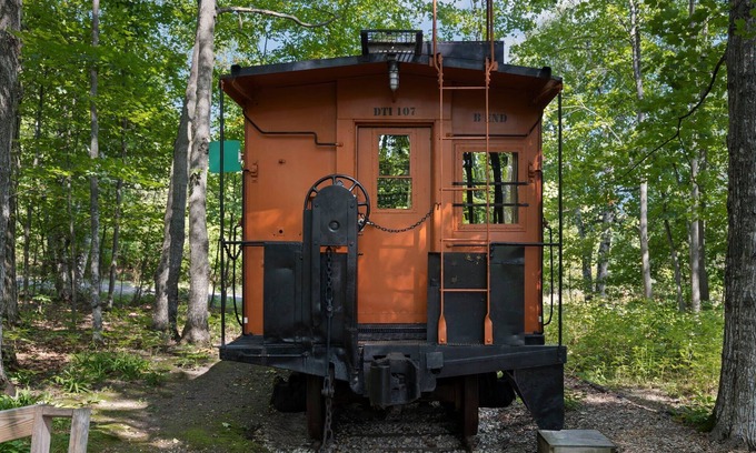 Empire Apartamento | The Caboose Summary: