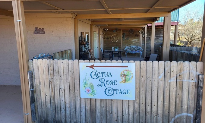 Tombstone Apartamento | The Cactus Rose - A Spacious Retreat