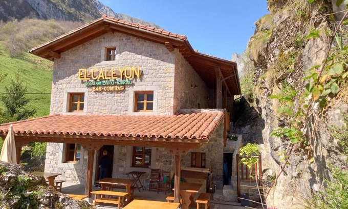 Bulnes Hotel | El Caleyon, casa de aldea con desayunos. Habitaciones con baño privado.