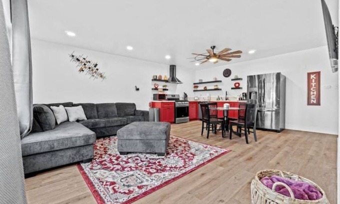 Visalia Casa | The Cambridge Loft - Gateway to Sequoia Ntl Park