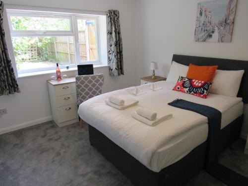 Cambridge Casa | The Cambridge Suites - Tas Accommodations