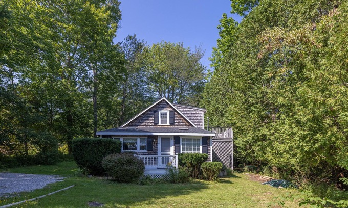 Camden Casa | The Camden Cottage - A True North Vacation Home