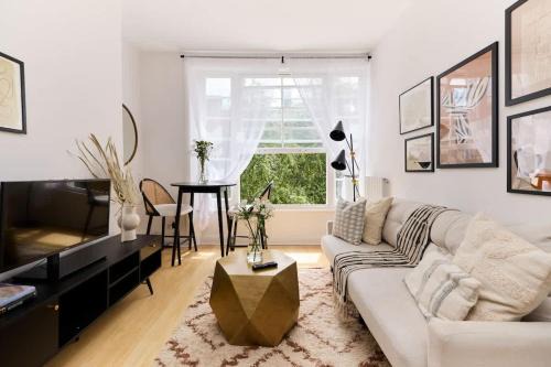 Cantelowes Apartamento | The Camden Hideout - Modish and Bright 2BDR Flat