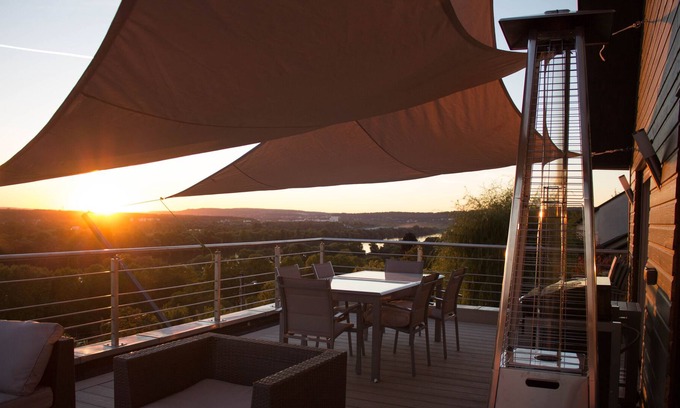 Triel-sur-Seine Casa | La casa canadiense en los Yvelines. Impresionante vista del Sena y el bosque