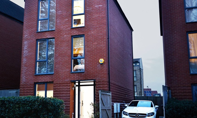 Coulsdon West Casa | The Cane Hill Estate | by HM®