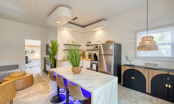 Old Village Casa | The Cannon Cottage by AvantStay | Old Mt. Pleasant Gem Near Sullivan’s Island