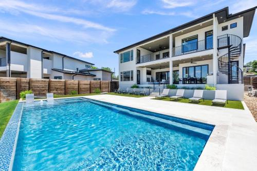 Horseshoe Bay Casa | The Captain's Cove at 110