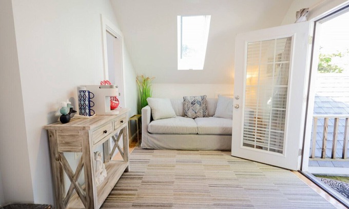Harwich Port Condominio | The Captain's Quarters Suite Unit - 10