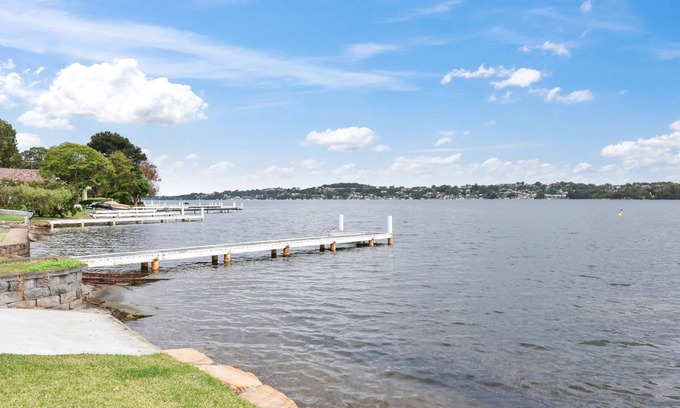 Coal Point Casa | The Captains Cottage